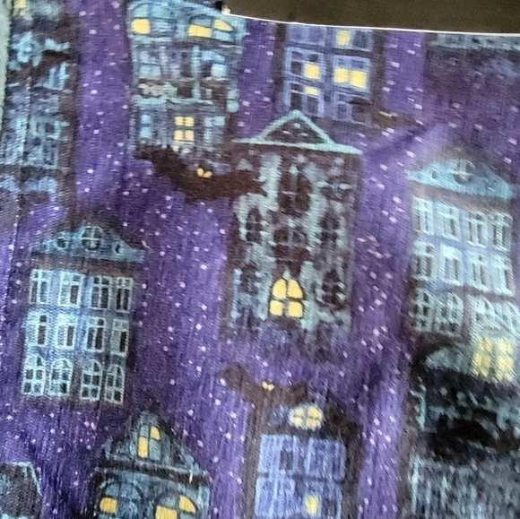 NWT Max Studio Halloween Print City Lights Placemat Set - Picture 2 of 4
